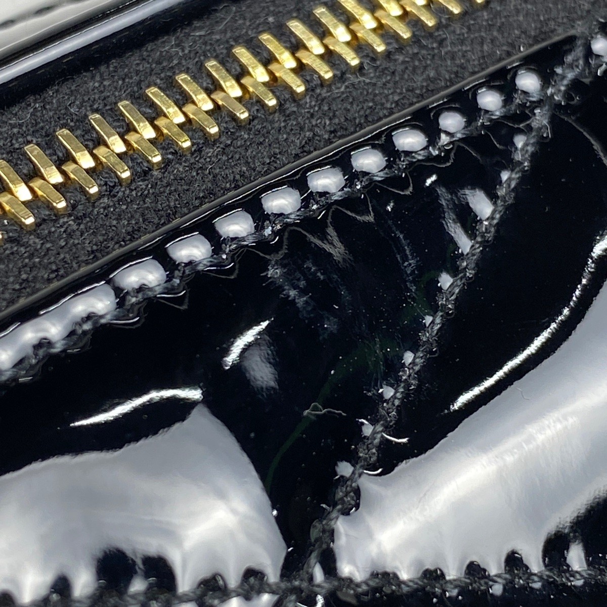 SAINT LAURENT Borsa a Mano Logo Cilindrica Smalto Trapuntato Borsa a Mano Patent Leat...