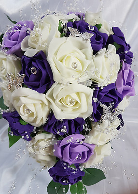 Hochzeit Blumen Brautstrauß Elfenbein Lila Flieder Brautjungfern Diamant Schmetterling