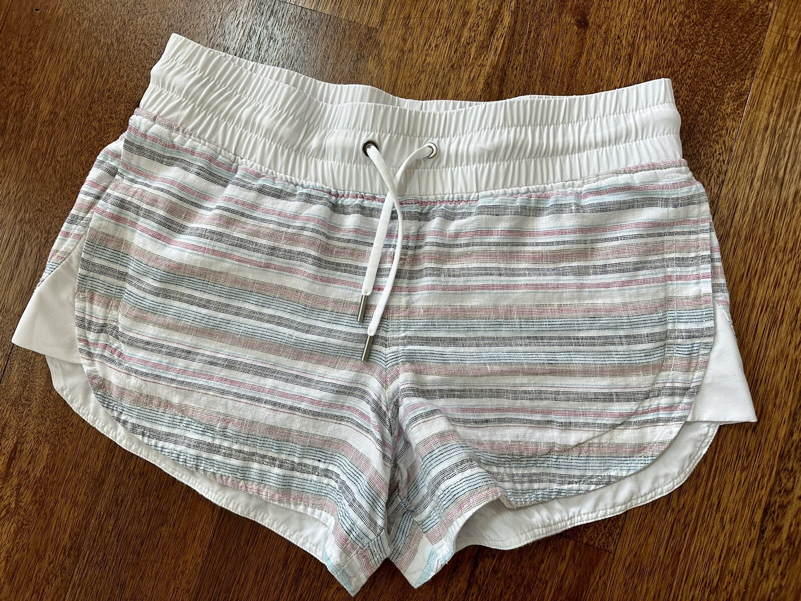 Athleta Shorts light colored stripes cabo beachside linen Size 6 Striped