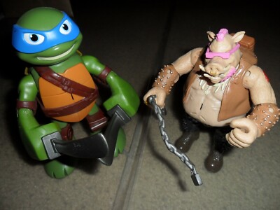 Teenage Mutant Ninja Turtles Leonardo & Bebop Viacom & Playmate talking figures