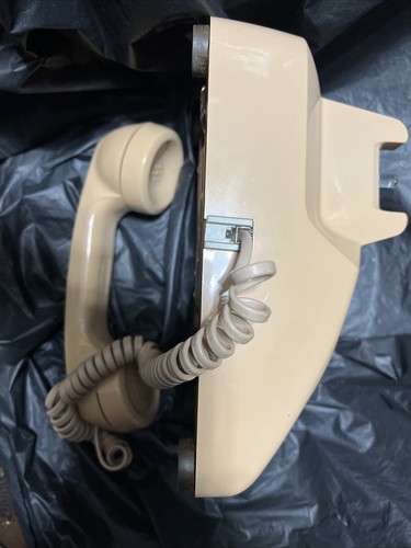 Vintage ITT 1960's Phone Rotary Dial Desk Top Telephone, Beige - Picture 5 of 6