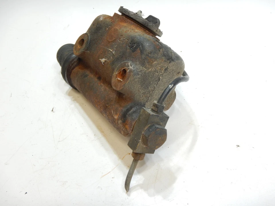 Cilindro maestro de freno Kaiser Frazer Manhattan 226 1946-1951 Foto 4 de 4