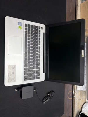 ASUS - X555UB-XO253D · Intel Core i5-6200U (2x 2,3 GHz) · 39,6cm 15,6'' TFT Displ