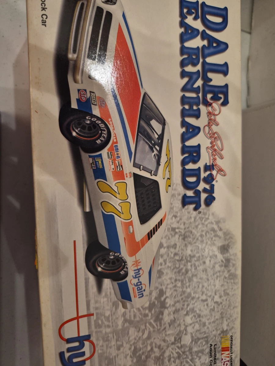 Dale Earnhardt Diecast Racing Cars 1:24 1976 Vehicle Year for sale