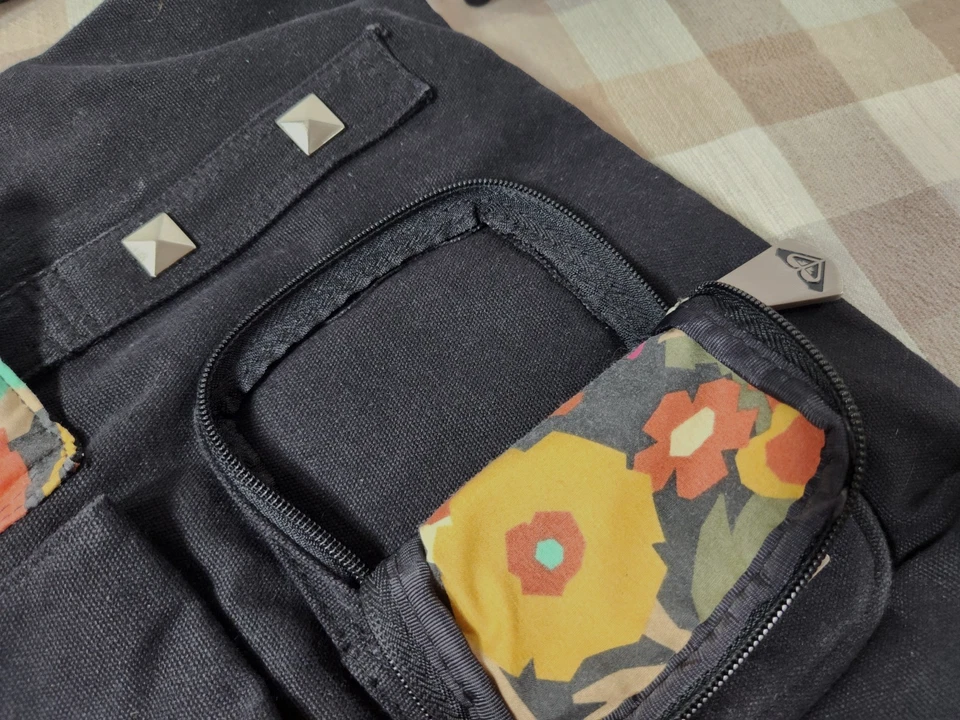 Bolso Bandolera ROXY de Colección Negro con Tiradores de Cremallera Roxy y Adornos de Tono de Níquel Foto 3 de 4