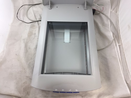 HP ScanJet 5300C Flatbed Scanner (C7690B) - Picture 3 of 8