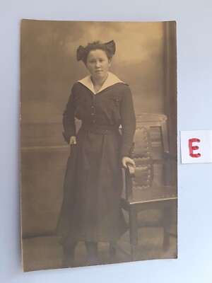 Photo Postcard A Young Woman And Old Furniture, Chair Photo Art 13.5x8cm.