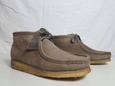 clarks wallabees size 10
