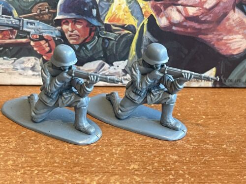 Vintage / Retro 1970s / 1980s, Matchbox WW2 German Infantry Toy Soldiers, in Box - Picture 3 of 17