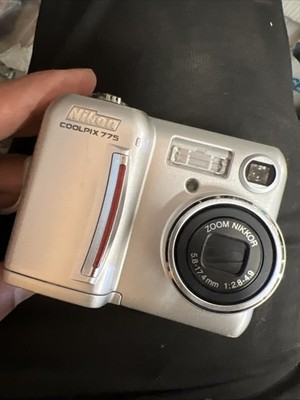 Nikon COOLPIX 775 Vintage Digital Camera