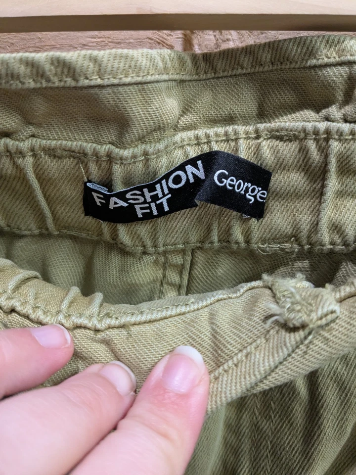 George Khaki Green 100% Cotton Shorts, Size 24 (Brand New) - Image 4 of 4