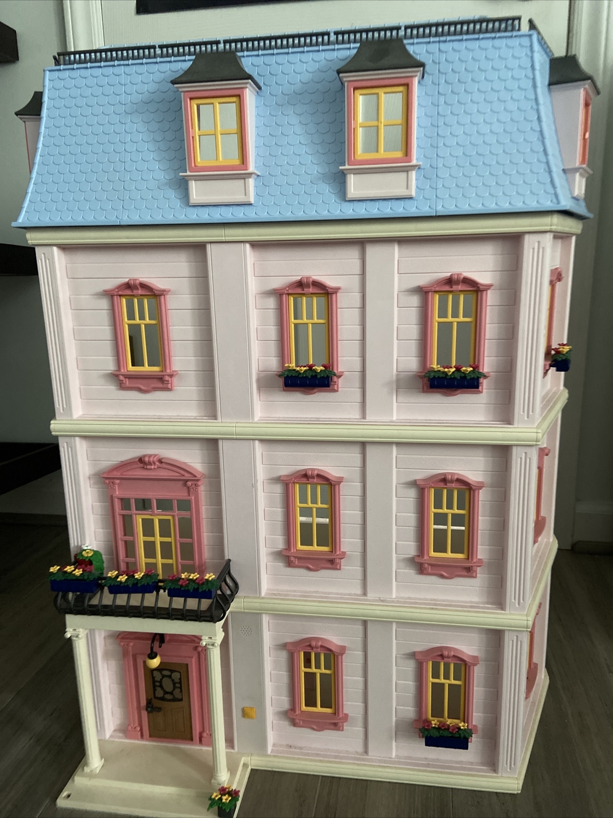Playmobil 5303 Deluxe Dollhouse with Working Doorbell Mansion *WITH