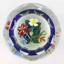 Perthshire 1993G Three-Dimensional Bouquet Lampwork Flower Faceted Paperweight