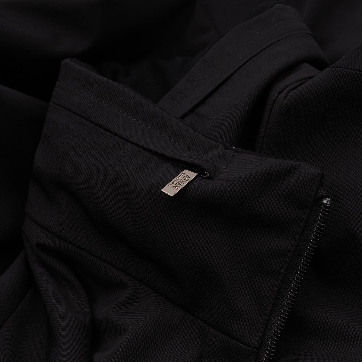 Armani Collezioni Mens Black Water Repellent Zip Jacket size 50