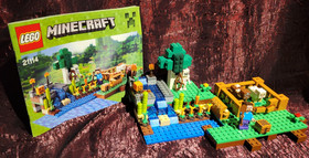 LEGO Minecraft: The Farm (21114) 100% complete with manual, no box.