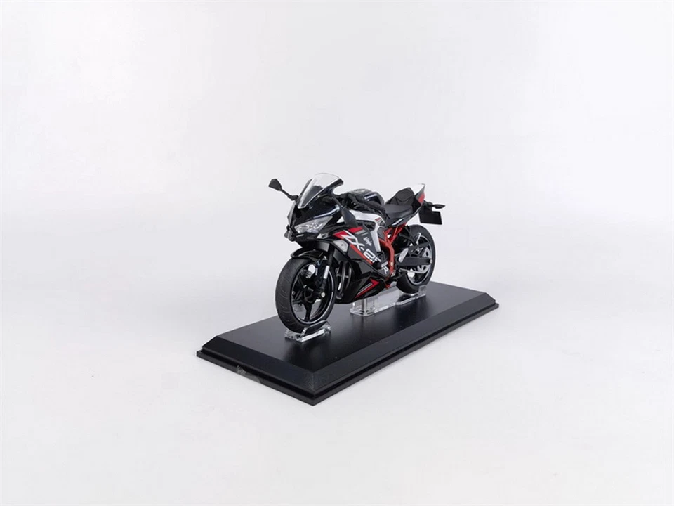AOSHIMA 1/12 Scale Kawasaki Ninja ZX-25R Red/Black Motorcycle Diecast Model - Image 2 of 4