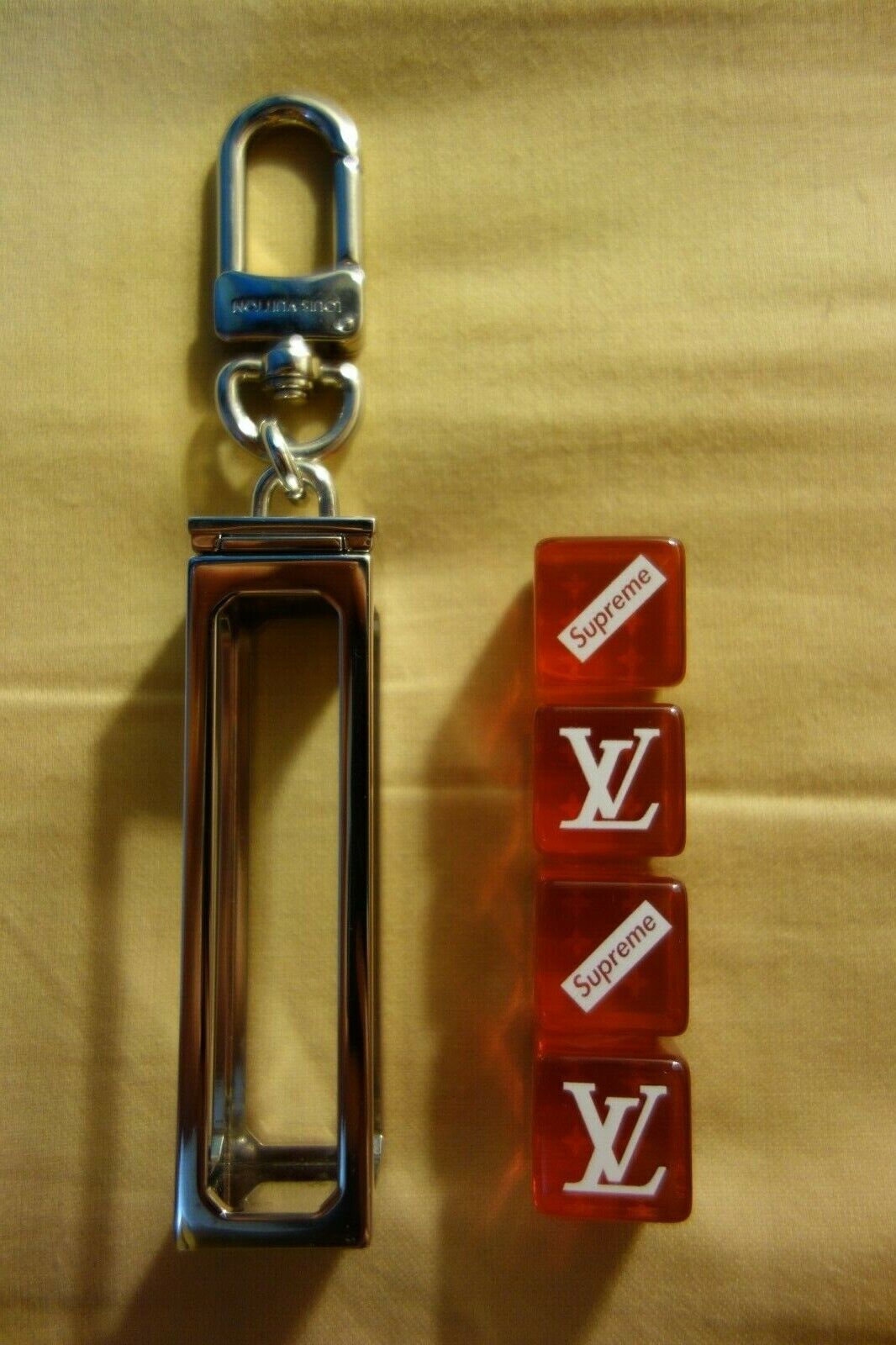 Louis Vuitton x Supreme Dice Keychain - Silver Keychains, Accessories -  LOUSU20304