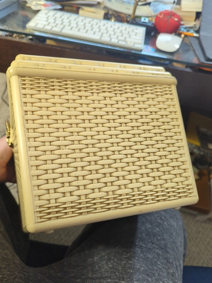 De Colección Wilson WIL-HOLD Off White Plástico Cesta de Mimbre Tejido Caja de Costura Bandeja Foto 4 de 4