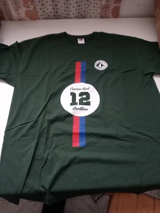 La maglia numero 16 dell'Avellino - Il Nobile Calcio