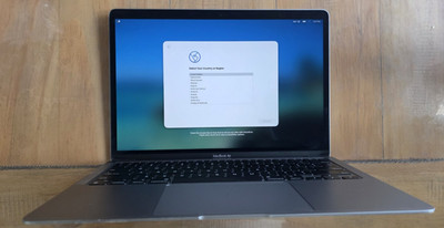 Apple MacBook Air (M1 Chip) 13.3'' - (8CPU/8GPU, 8GB, 512 GB) - Space Gray