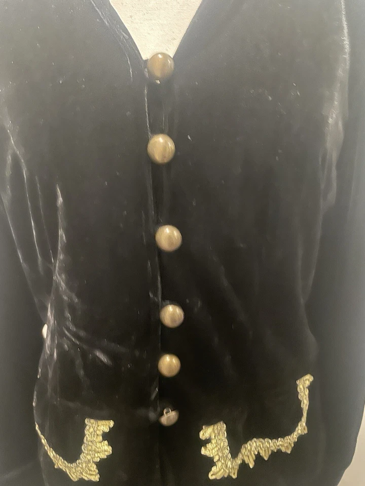 Chaqueta vintage Hannah forrada de terciopelo negra con botones de metal Foto 2 de 4