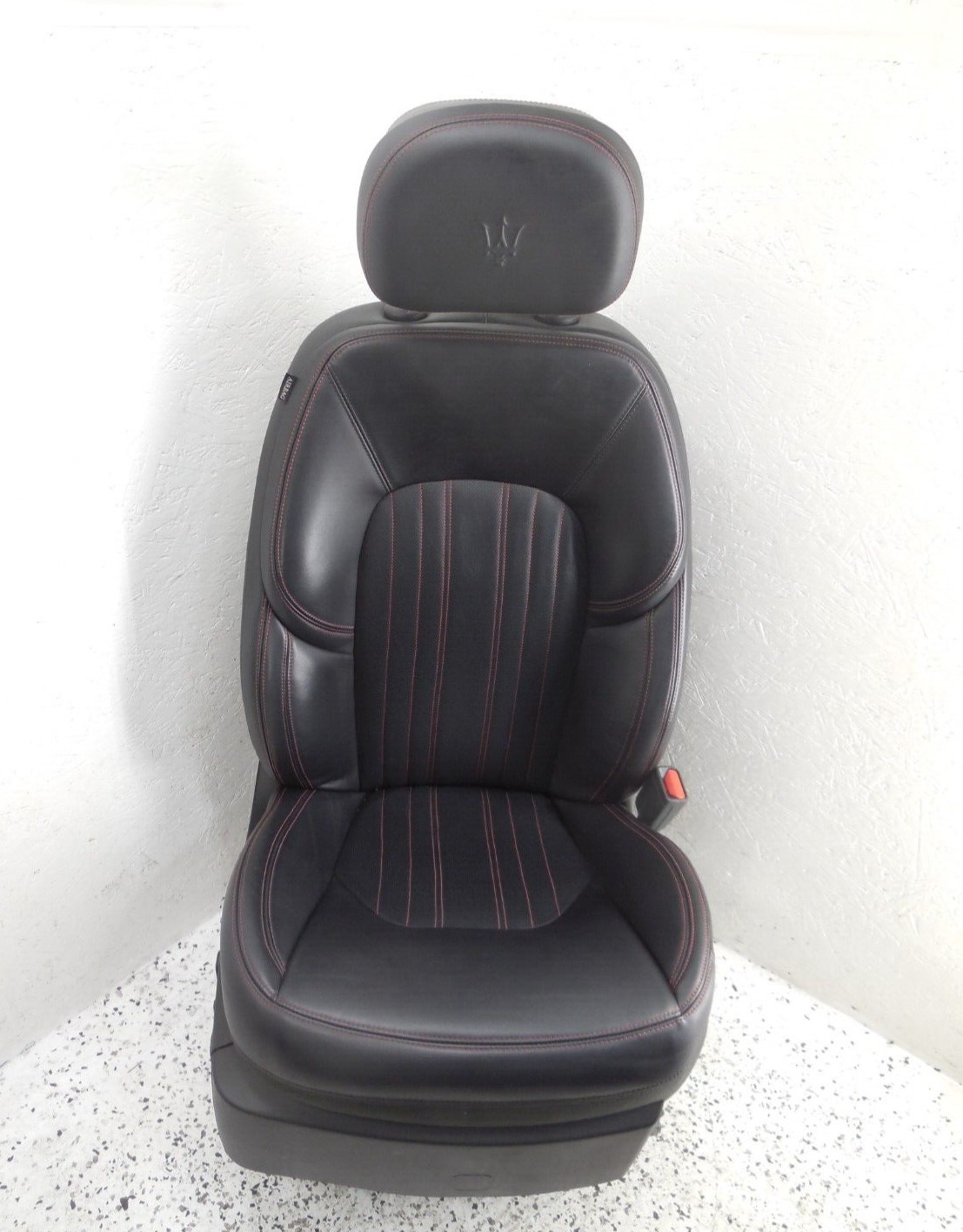 2017 17 Maserati Levante Front Seat Passenger Right OEM Black Red Stitching