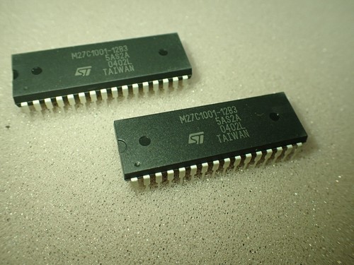 STM M27C1001-12B3 EXTENDED TEMP 125'c CMOS 1MB 128k x8 120ns DIP32 27C1001 x3pcs - Picture 2 of 2