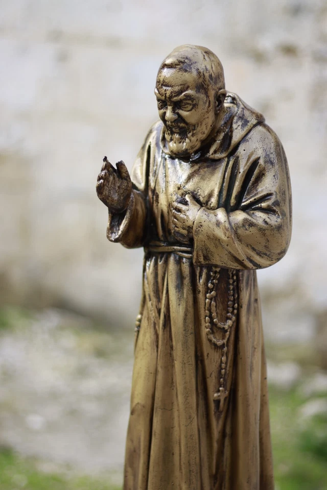 Statua di Padre Pio in Cemento 60cm - Immagine 2 di 4