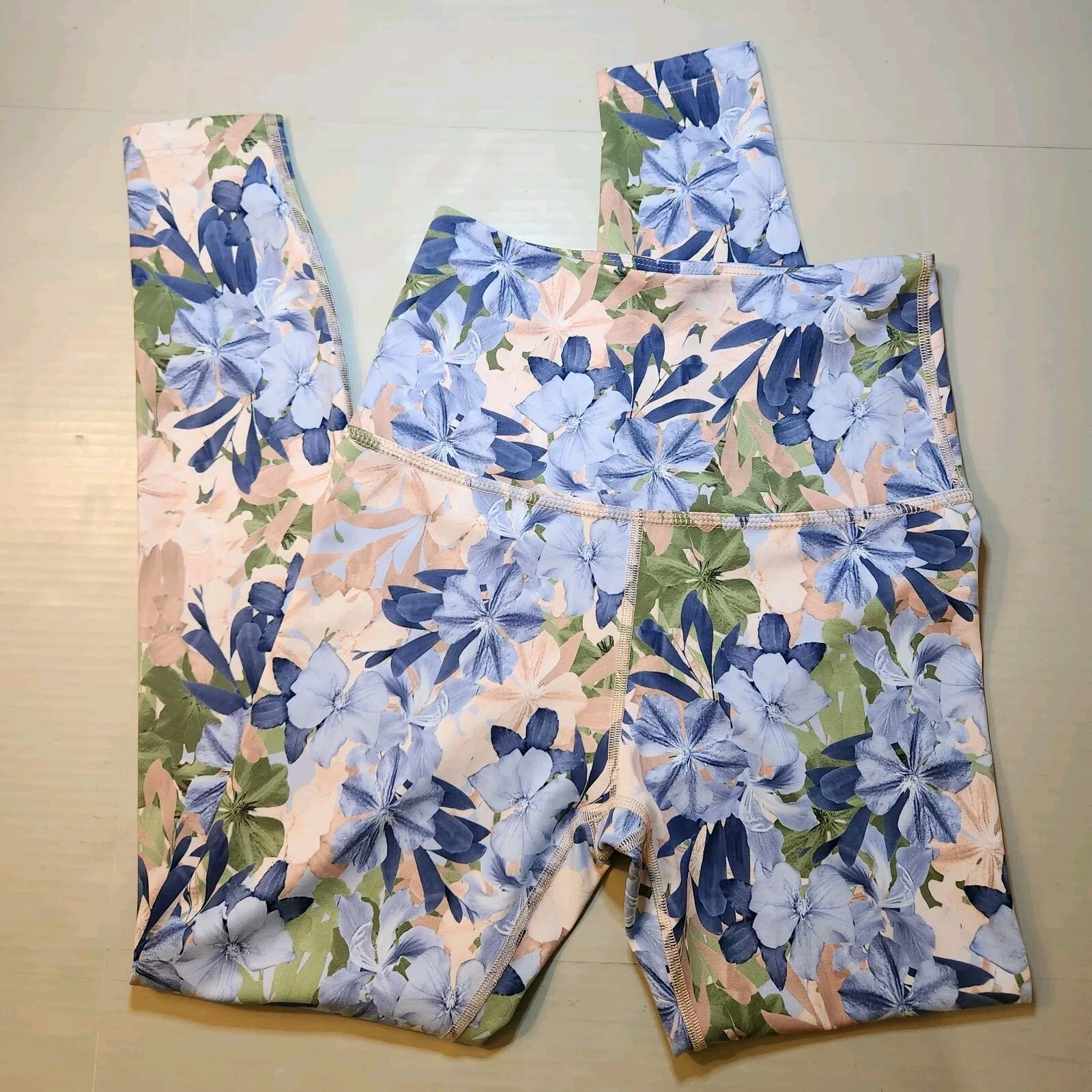beyond-yoga olympus bouquet botanical print high waisted leggings