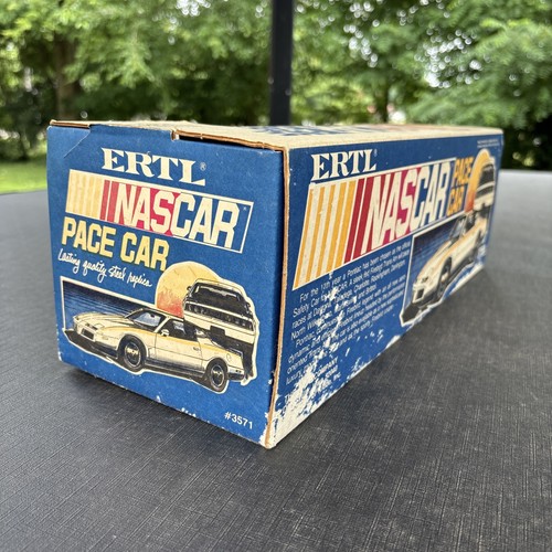 Vintage ERTL 1/ 16 Diecast NASCAR Trans-Am Pace Car 25th Anniversary Daytona 500 - Picture 10 of 19