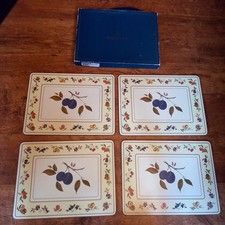 BOXED SET OF FOUR ROYAL WORCESTER 