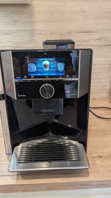 Siemens EQ.9plus Extraklasse Kaffeevollautomat Edelstahl/Schwarz