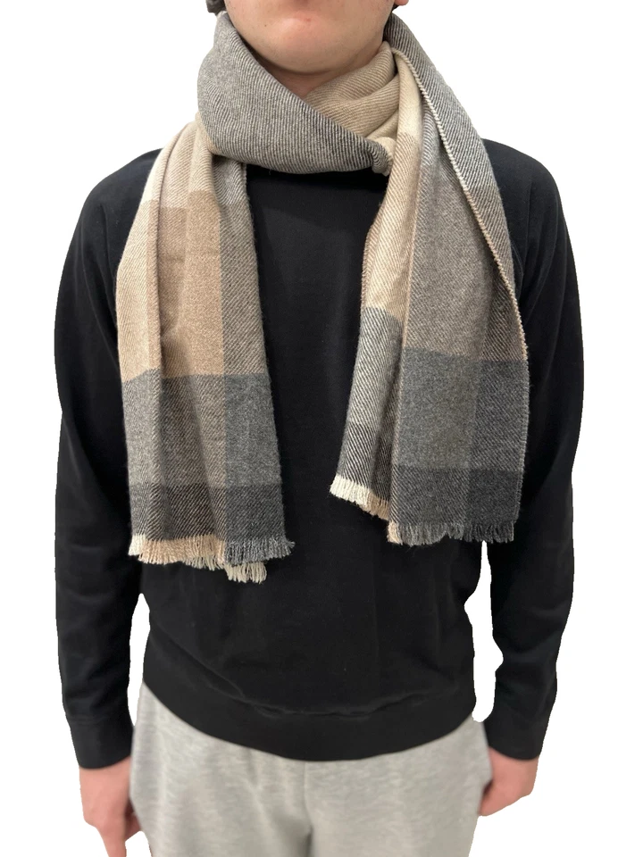 Brunello Cucinelli Hombre Bufanda Lana y Cachemira Extra Largo Gris Beige 68” X 19” Foto 2 de 4