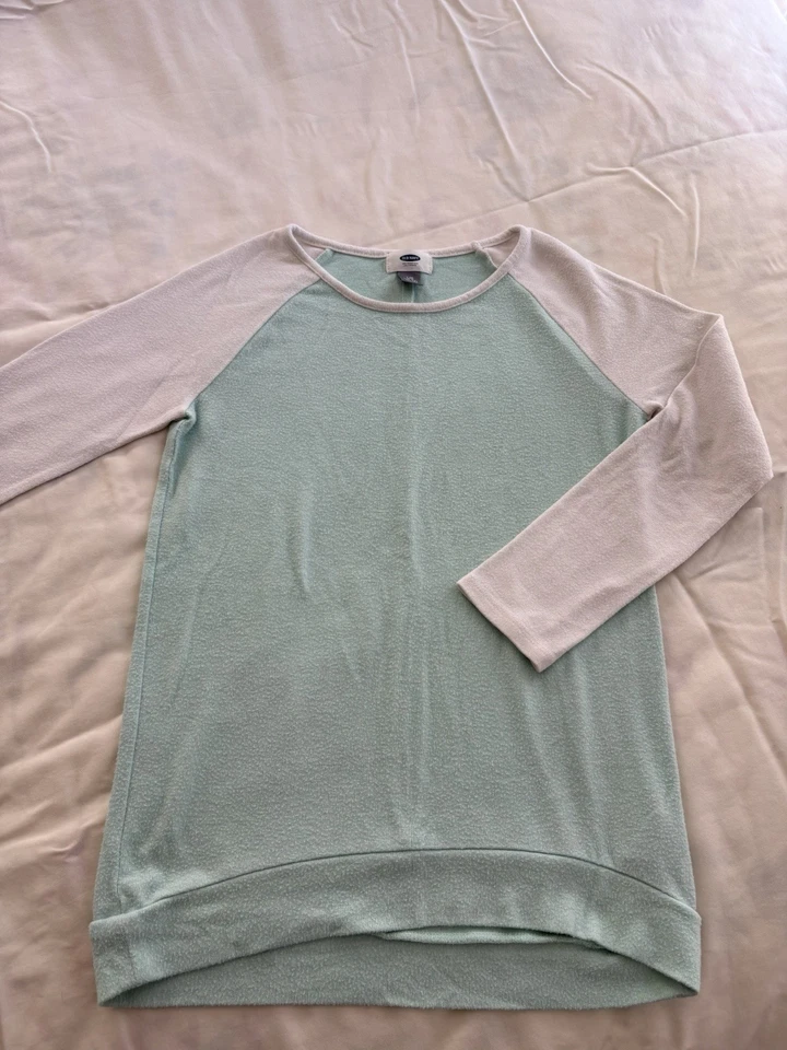 Pantalones de mezclilla, chaqueta, camisas manga larga para niñas talla 10/12 9 piezas Foto 4 de 4