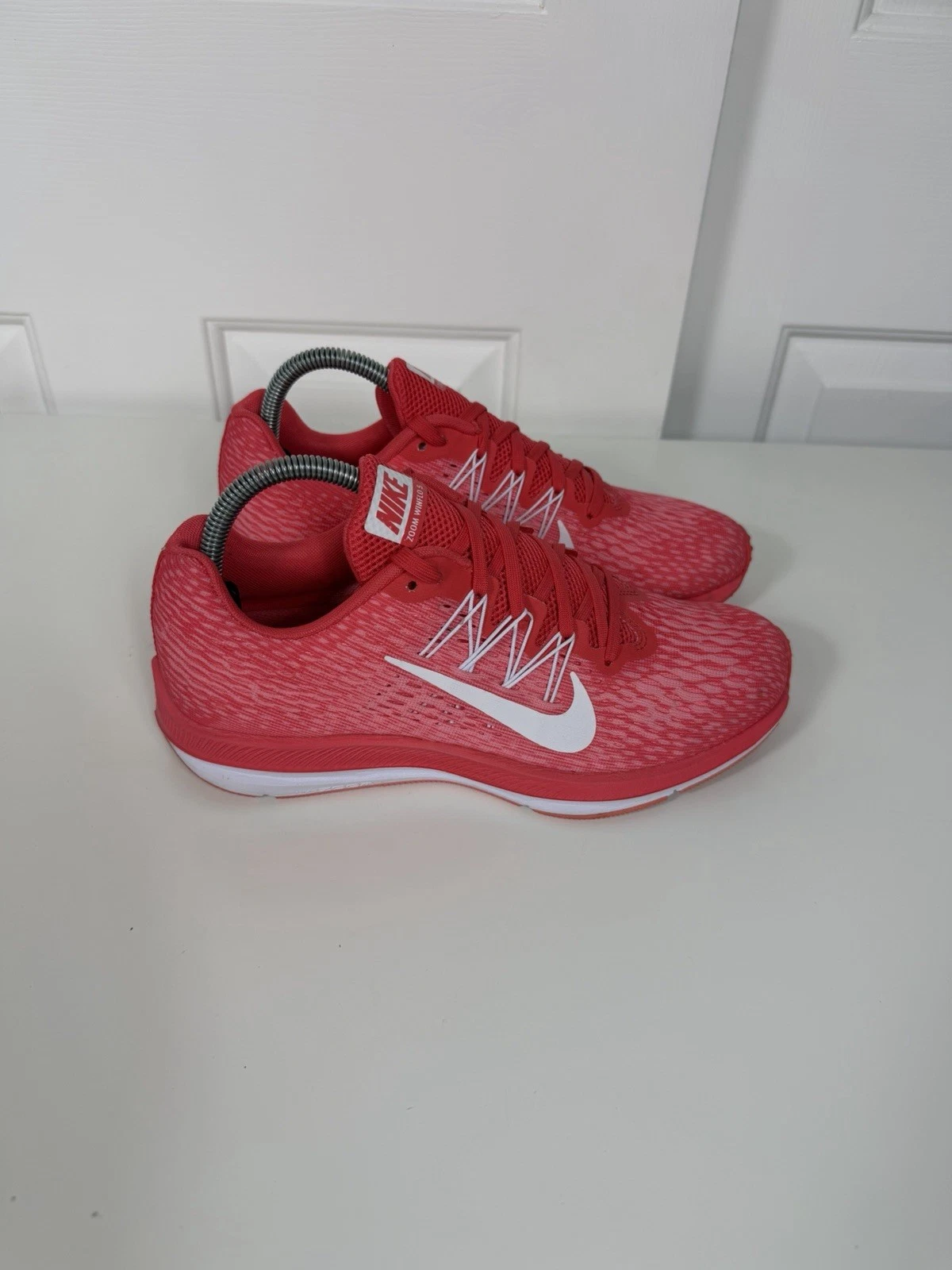Nike Zoom Winflo 5 Sneakers Women’s Size 8.5 Red Punch Running Shoes AA7414-800