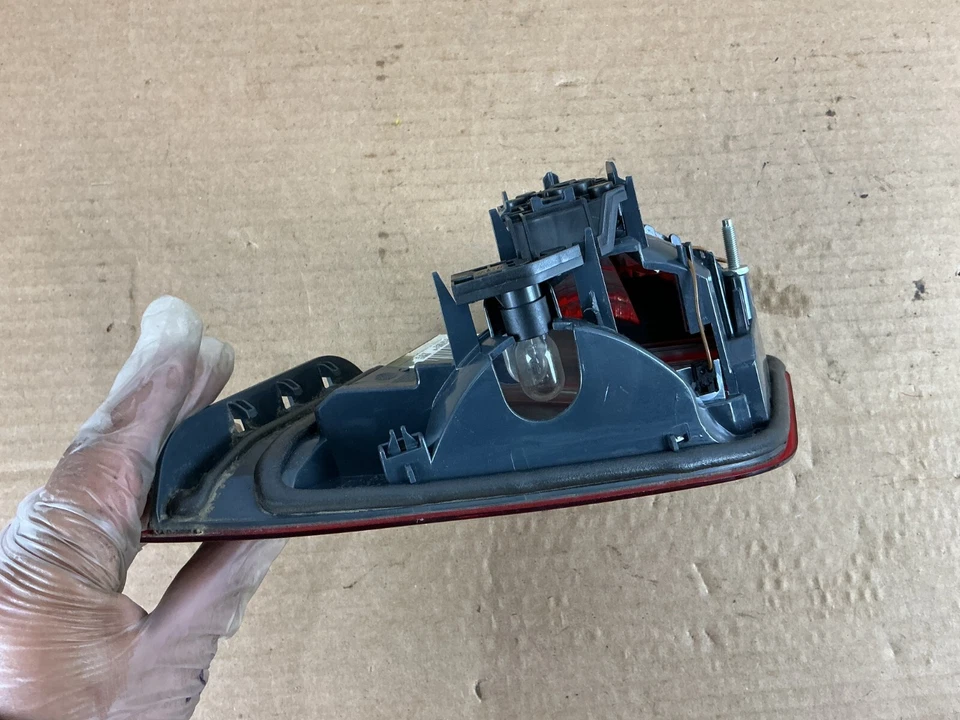 Lámpara de luz trasera interior trasera izquierda BMW 535i F10 xDrive 2011-2016 7203225 OEM Foto 4 de 4