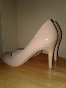 heels beige color