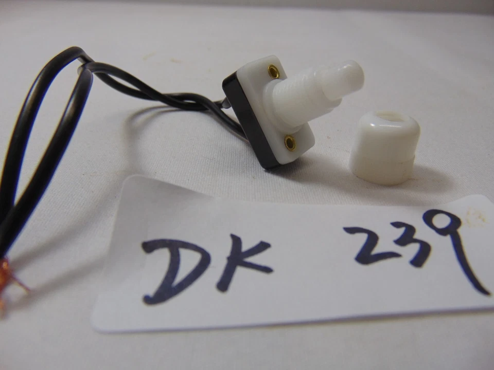 Wilton Fanci Fountain 2008 pieza de repuesto interruptor de luz control Foto 2 de 4