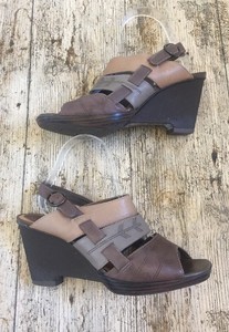 clarks brown wedges