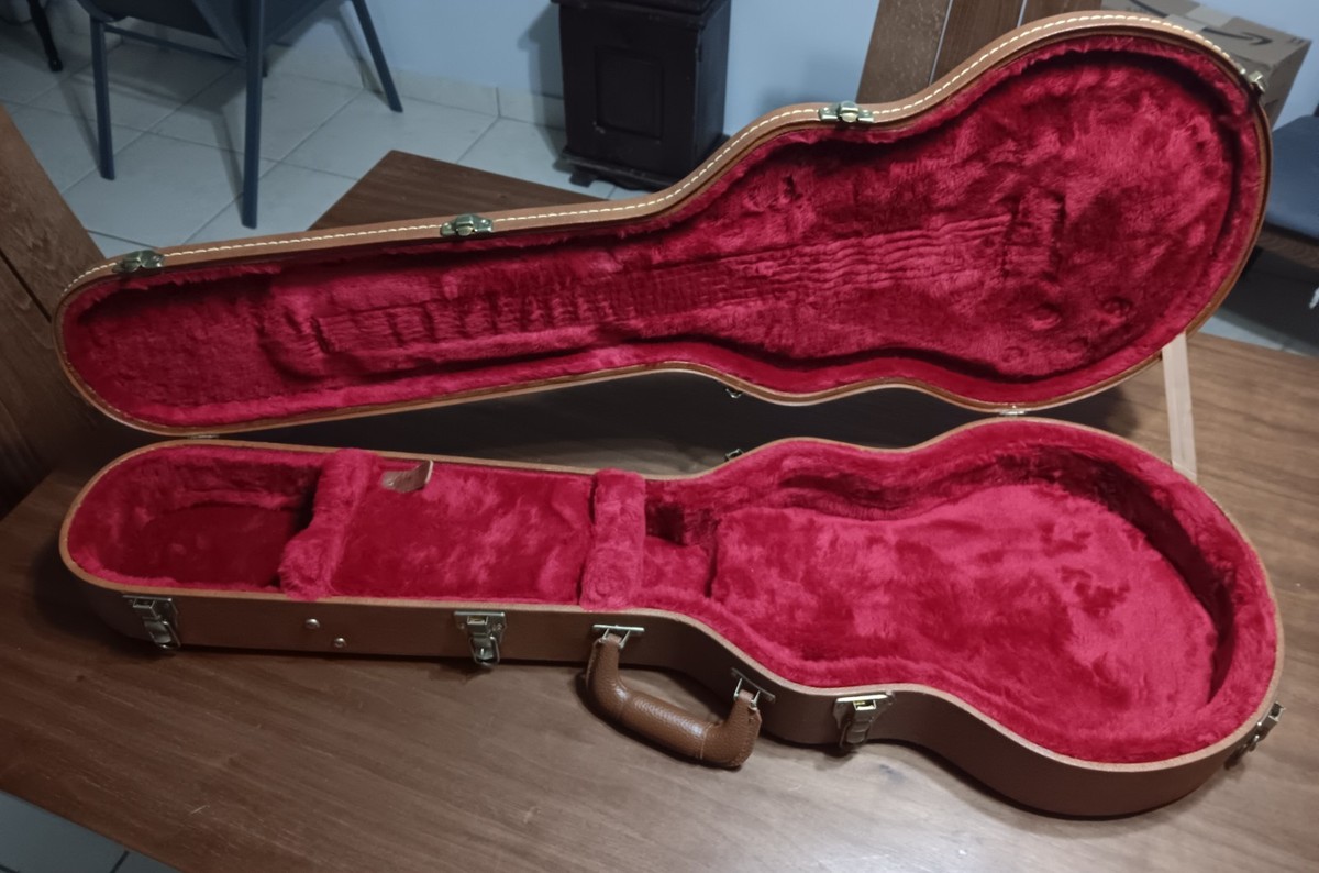 Gibson Brown SG Hard Shell Case, TKL Canada, Red fluffy Interior