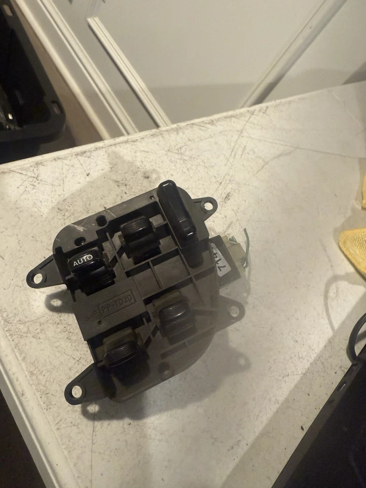 1995-1999 SUBARU LEGACY DRIVERS PUERTA DELANTERA VENTANA ELÉCTRICA INTERRUPTOR CONTROL FABRICANTE DE EQUIPOS ORIGINALES... Foto 3 de 4