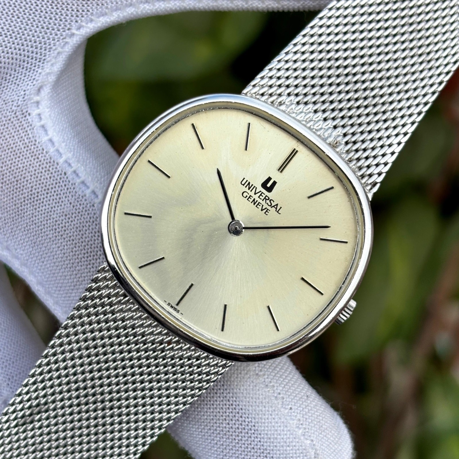 Vintage Universal Geneve "Ellipse" Sunburst Dial Manual Wind Swiss Watch 842125 image 3