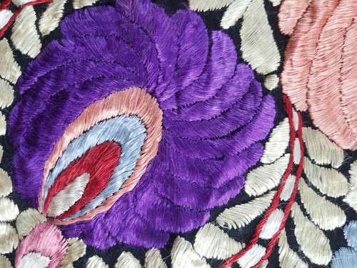 Vintage Silk Matyo Hungarian Embroidered Floral Tablecloth 72x71cm - Picture 6 of 14
