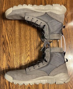 美品 NIKE SFB 6 NSW LEATHER 25 US7 KHAKI Nike SFB 6
