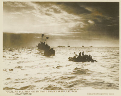 US Coast Guard rescuing soldiers on from a sinking normandy France 1944 PHOTO
