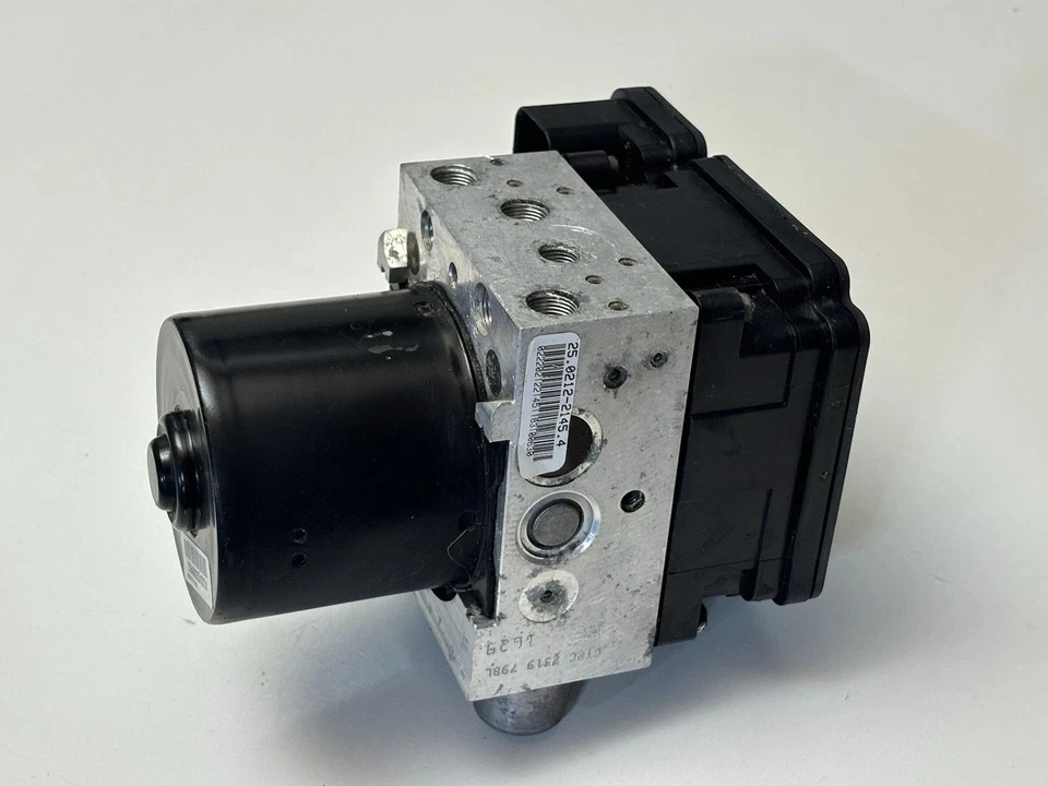 Bomba módulo freno antibloqueo Dodge RAM 1500 ABS 2013 P68207201AC OEM Foto 2 de 4