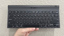 Logitech KEYBOARD Y-R0021 For iPad iOS Android Tablet Bluetooth