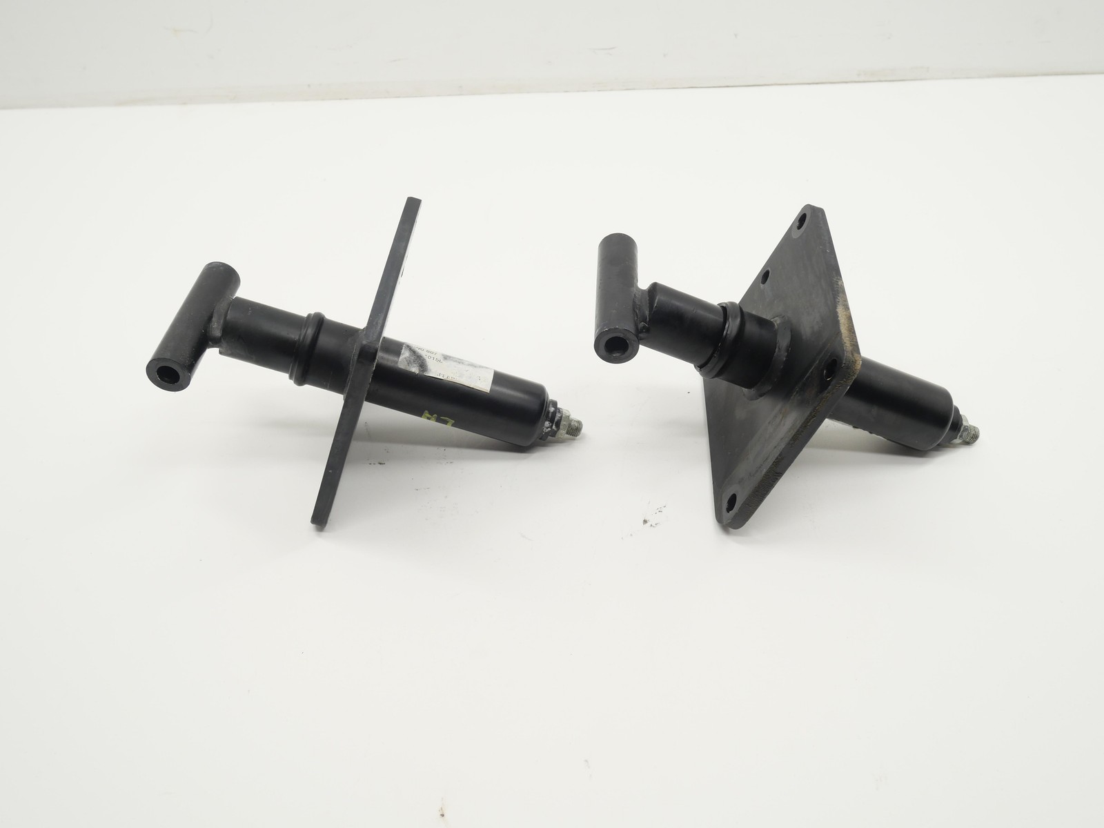 2005 Bentley Continental GT Rear Bumper Reinforcement Bracket Mount Set 59k OEM