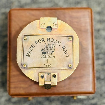 Royal Navy Messing Brunton Kompass in Holzbox, nautischer geologischer Kompass Geschenk
