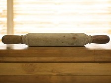 Antique Wooden Rolling Pin 18  Hand Turned Primitive Farmhouse Kitchen Decor
